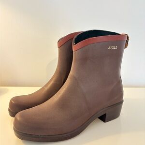 Aigle Miss Juliette Bottillon Rain Boots | Brown | GUC